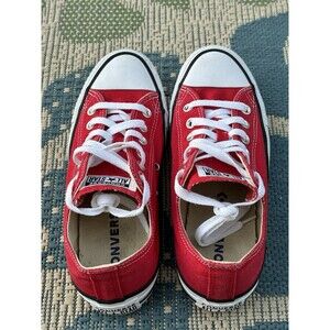 Converse Chuck Taylor All Star Low Women's Size 7 (Men's size 5) Unisex RED